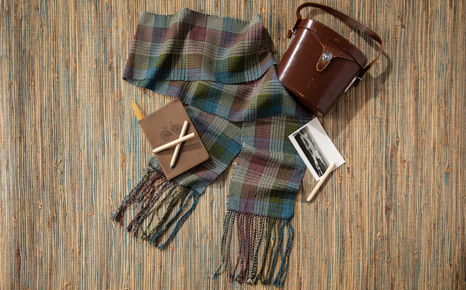 Quick Tip for Seamlessly Joining Wefts by Reducing Plies Primary Image