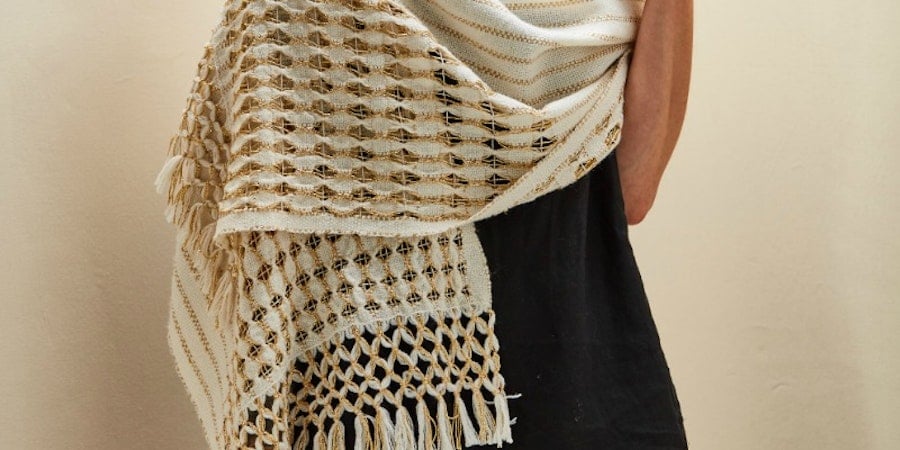 Tiny Bubbles Shawl Image