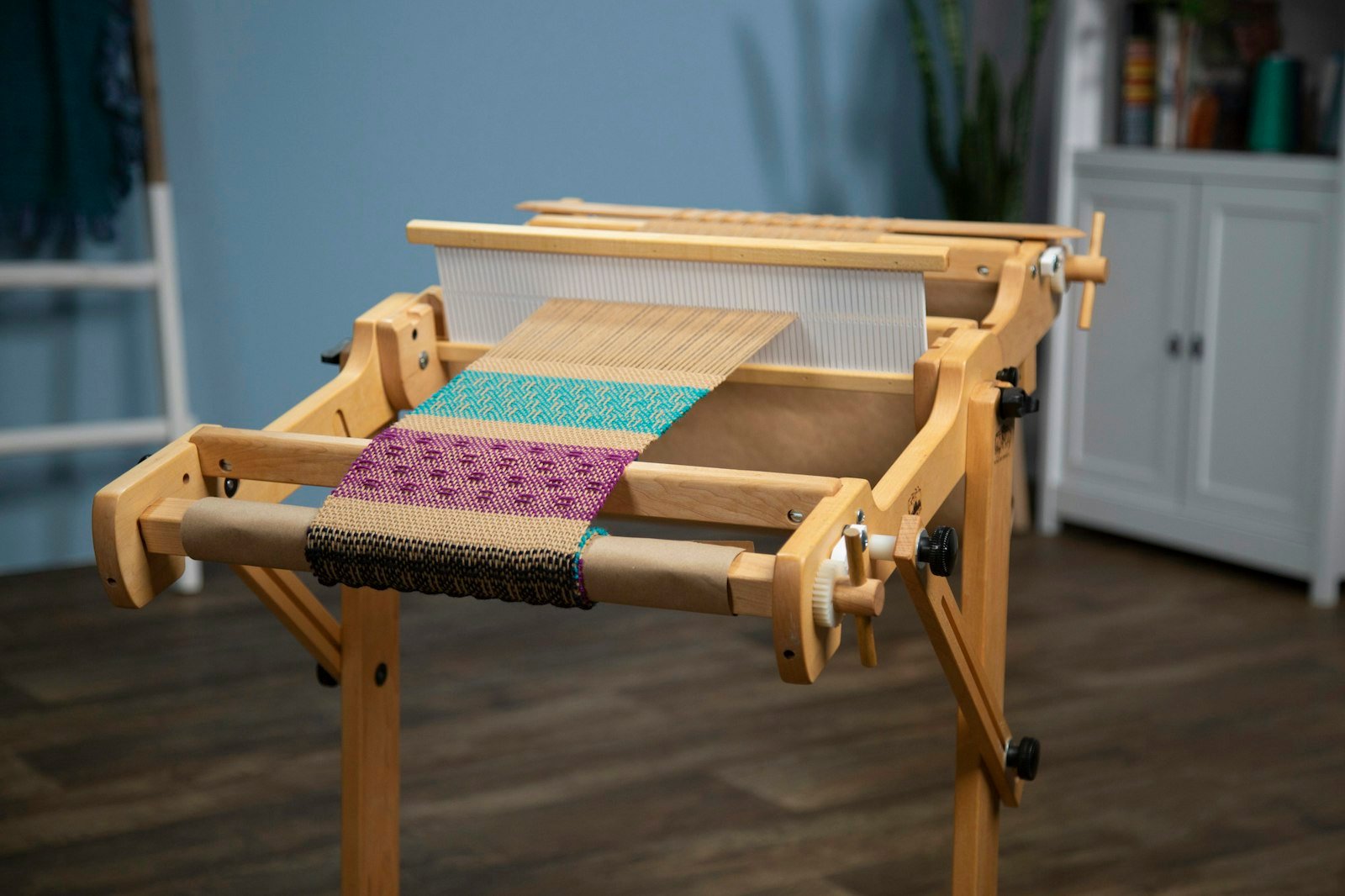 Weaving on a Rigid-Heddle Loom Primary Image