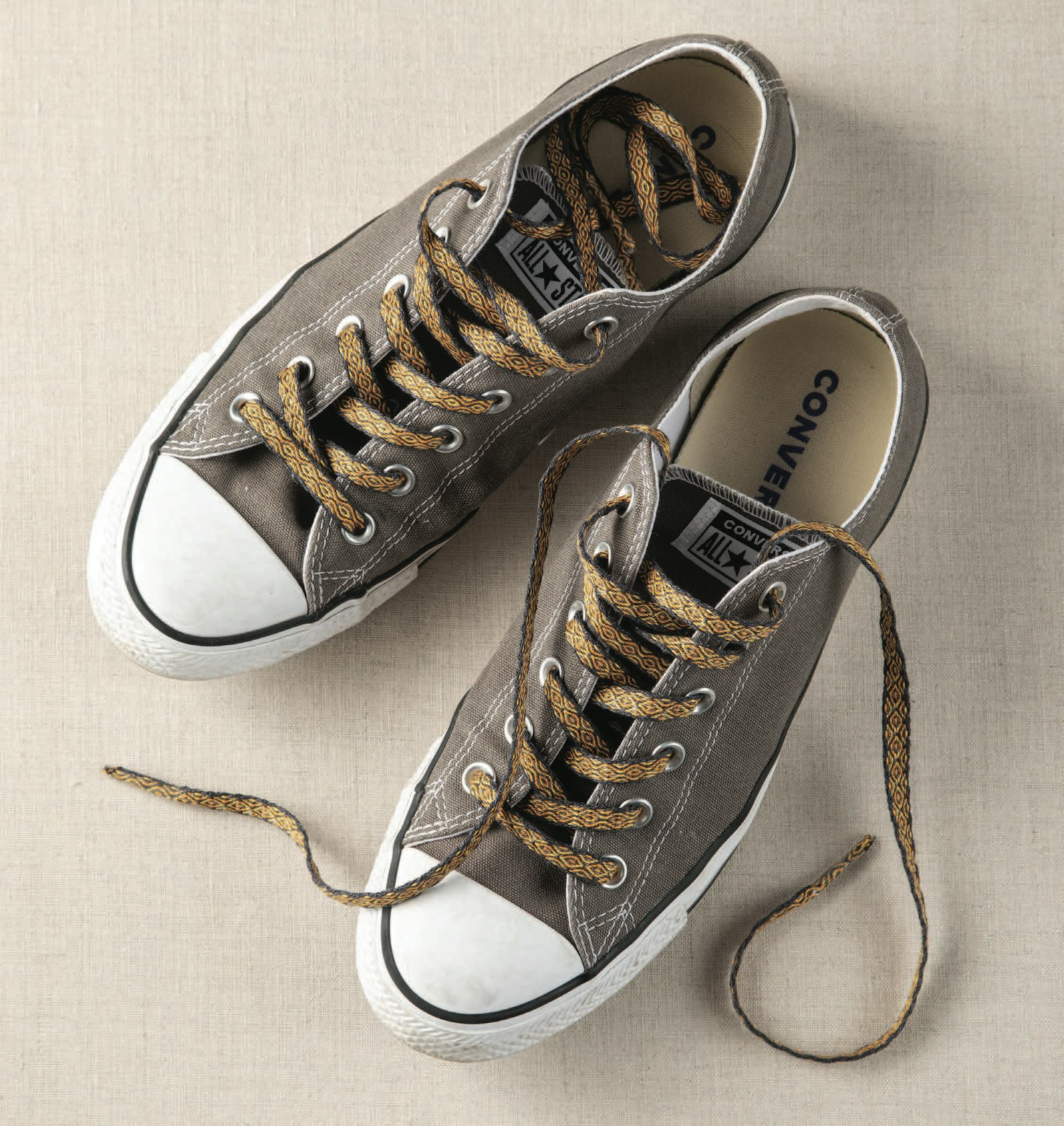 Give it a try! Easy tablet weaving with this free shoelace project Primary Image