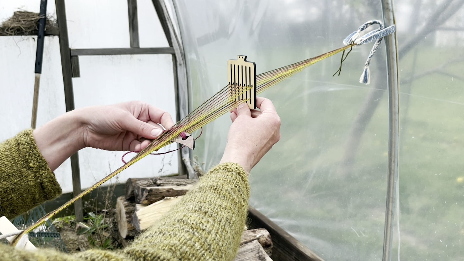 Weave a Band Using a Rigid Heddle Primary Image