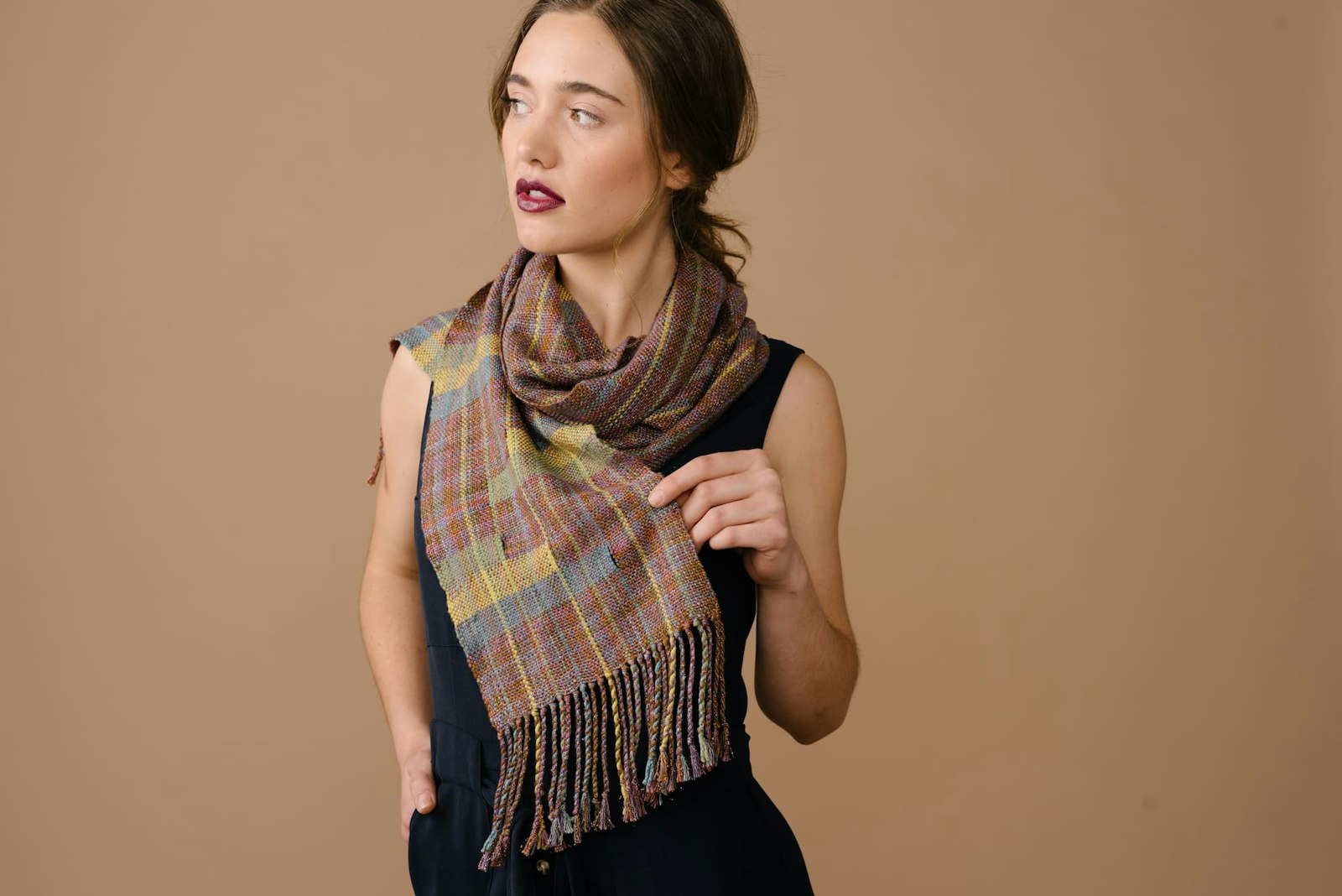 Try the Slit-Weft Technique—in a Scarf! Primary Image
