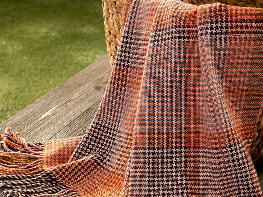 Rigid-Heddle Projects from the Pages of Handwoven Image