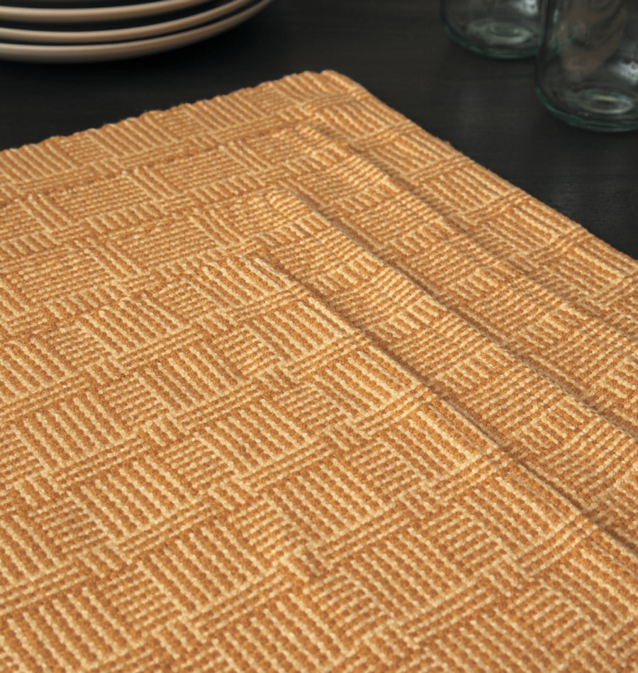 Make it Your Own: Intersecting-Light Placemats Image