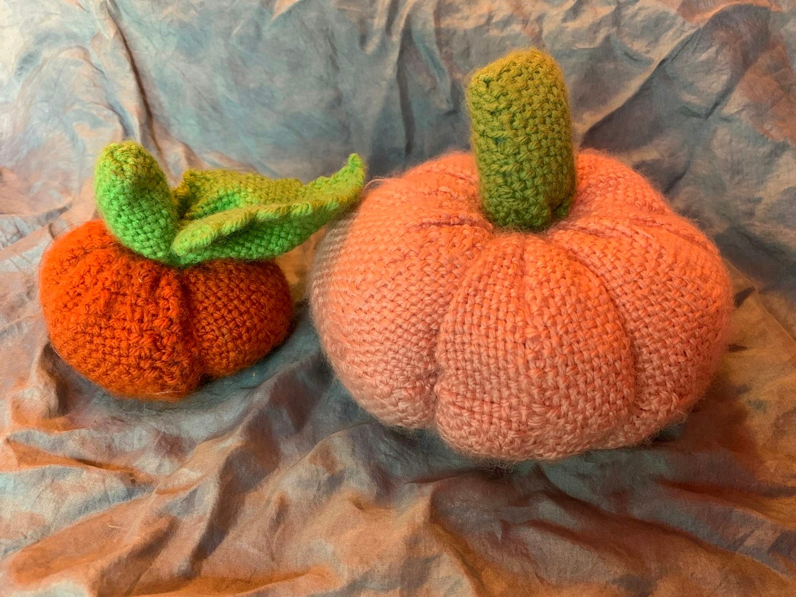 A Gourd-geous Set of Pin-Loom Pumpkins Primary Image