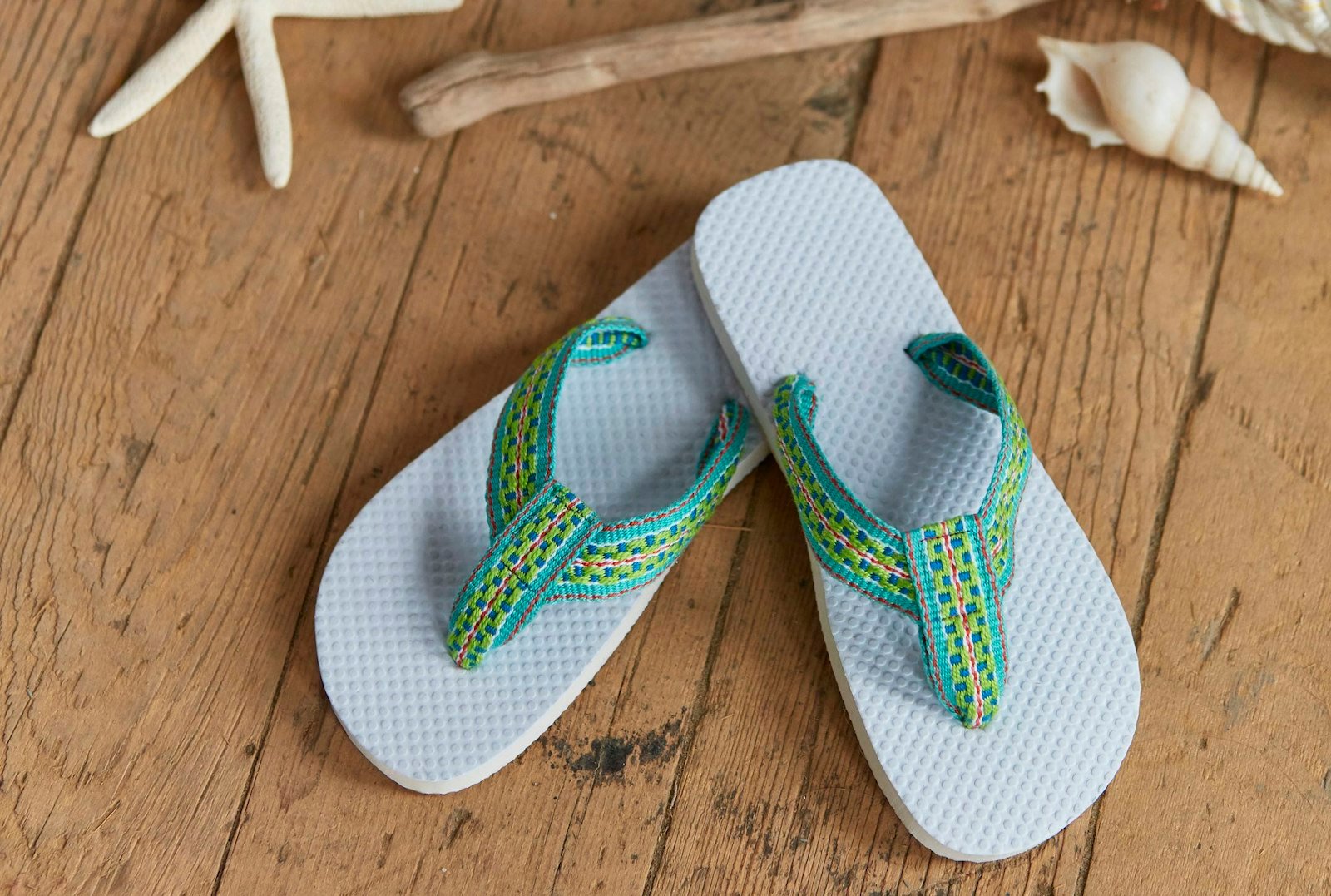 Create Stunning Band Projects to Show Off Your Inkle Weaving Primary Image