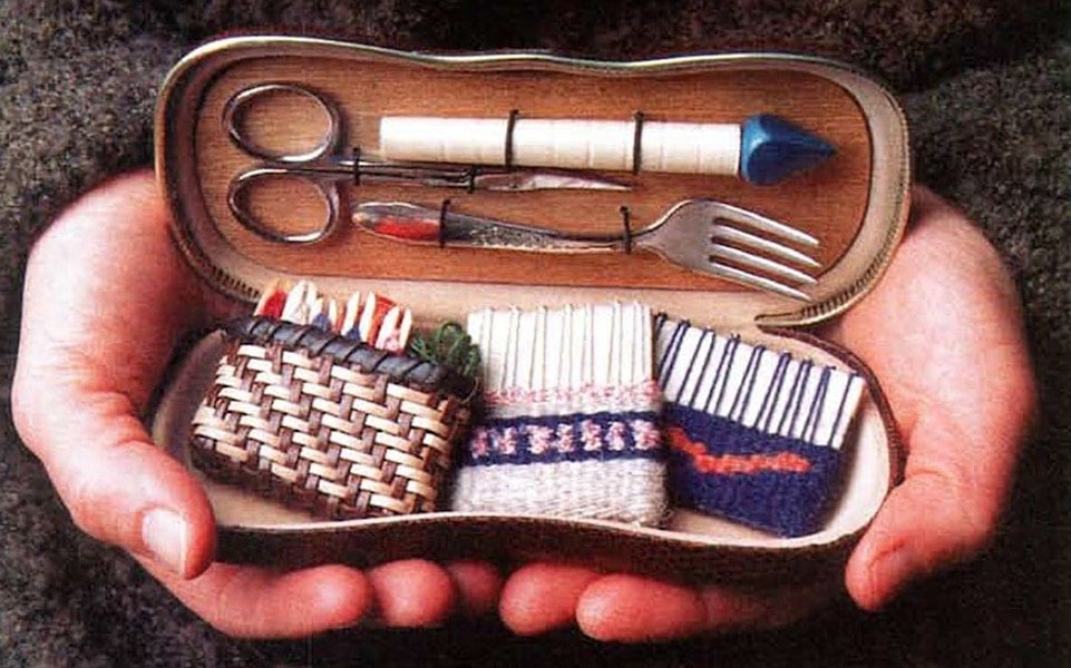 Perfectly Portable Looms for Weaving on the Go Image